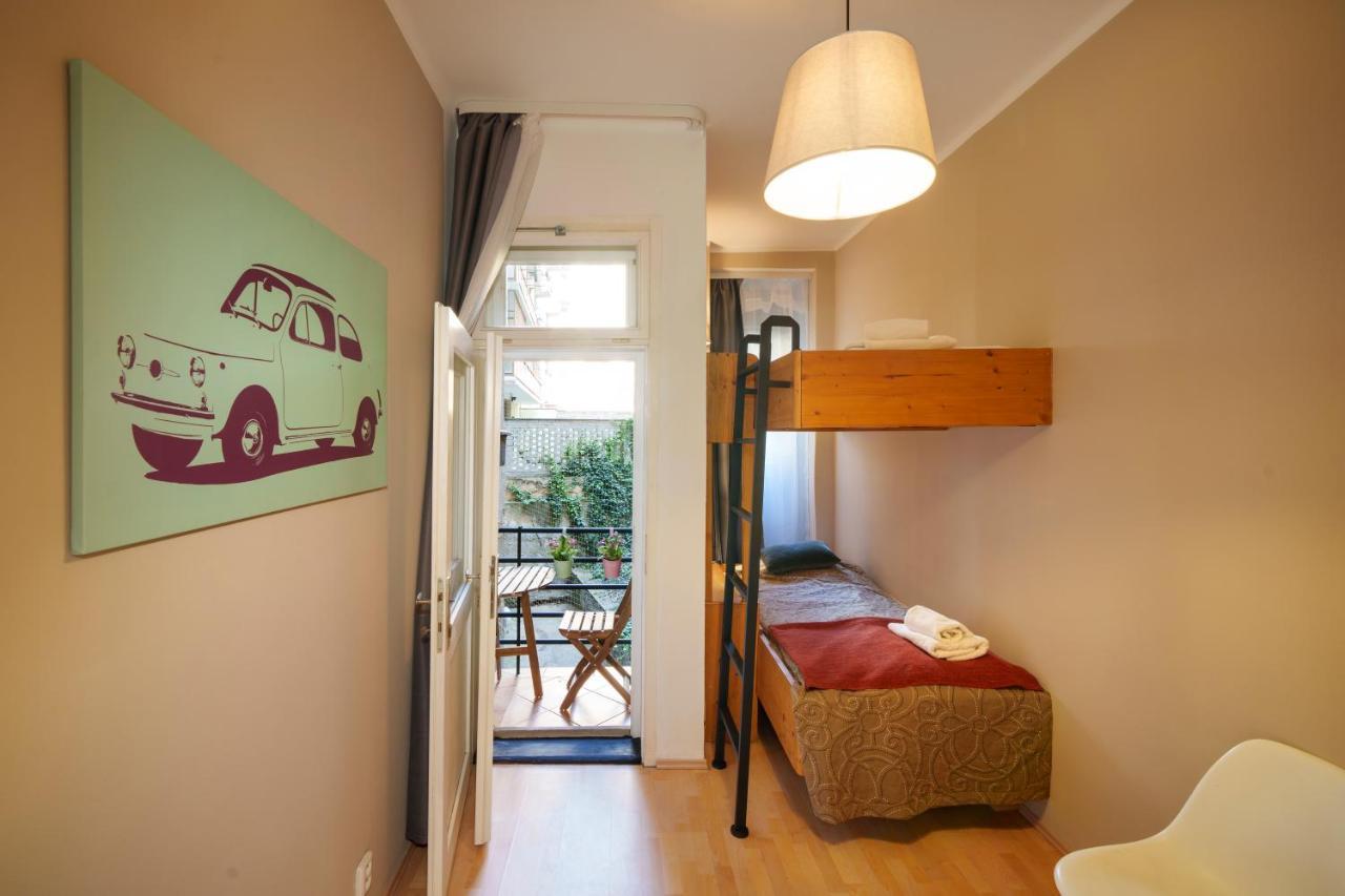 Dlouha Apartment With Balcony Прага Екстериор снимка