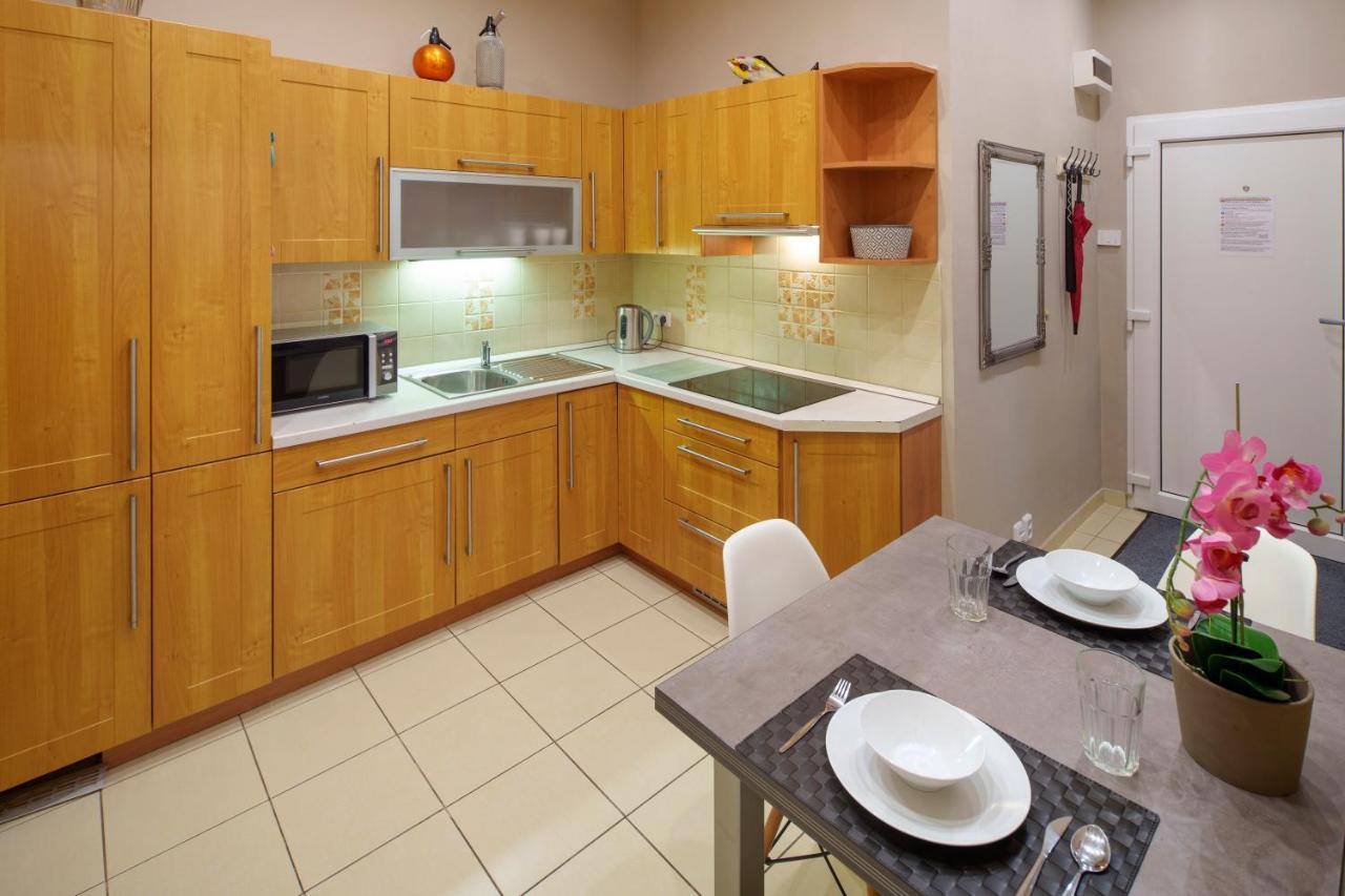 Dlouha Apartment With Balcony Прага Екстериор снимка