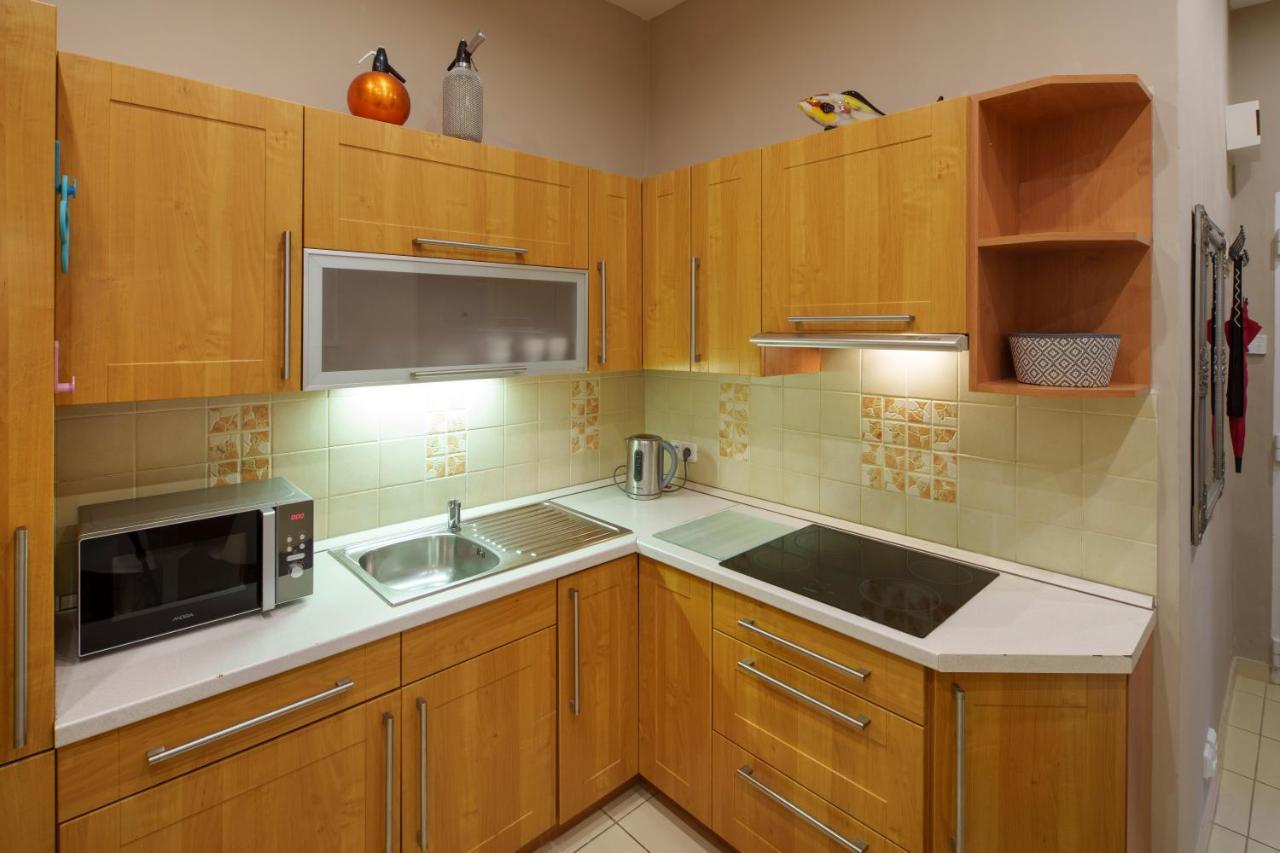 Dlouha Apartment With Balcony Прага Екстериор снимка